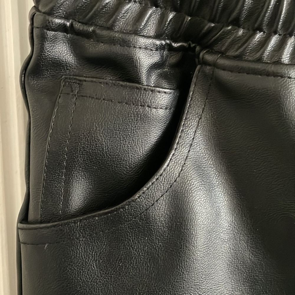 Pants - Picture 5 of 8